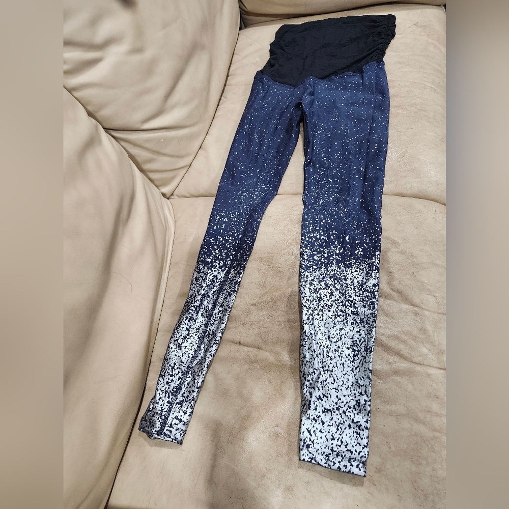 Beyond the Bump Blue and White Speckled Leggings